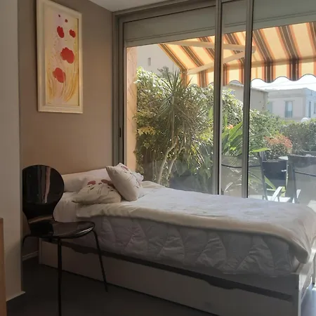Appartement Rdj 24 M2 Et Piscine Vallauris